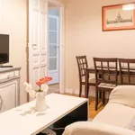 Rent a room of 150 m² in madrid