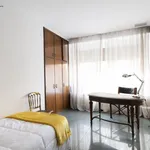 Rent 4 bedroom apartment of 14 m² in Valencia