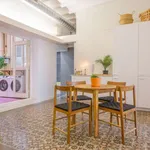 Rent a room of 350 m² in barcelona