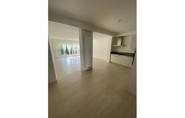 Huur 1 slaapkamer appartement van 70 m² in Maastricht