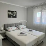 Rent 2 bedroom apartment of 65 m² in Split