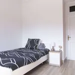 Rent a room of 200 m² in madrid