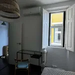 Rent a room of 110 m² in lisbon