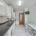 Alquilo 3 dormitorio apartamento de 100 m² en Oviedo