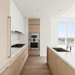 Rent 4 bedroom house of 209 m² in New York City