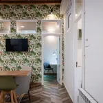 Rent 4 bedroom apartment in Barcelona