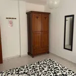 Rent a room of 270 m² in malaga