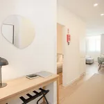 Rent 1 bedroom apartment of 47 m² in Porto