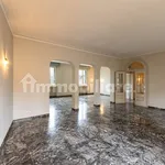 Rent 5 bedroom apartment of 257 m² in Florence