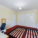 Rent 4 bedroom apartment in Brighton