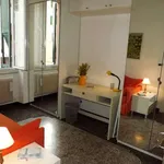 Rent 2 bedroom apartment of 75 m² in genoa