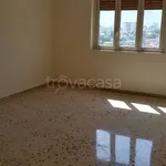 Affitto 4 camera appartamento di 120 m² in Palermo