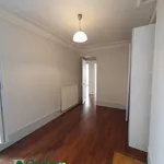 Appartement de 5717 m² avec 3 chambre(s) en location à PARIS