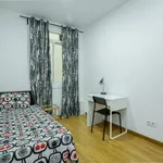 Rent 4 bedroom apartment in Barcelona