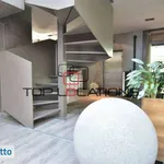 Affitto 2 camera appartamento di 140 m² in Milan