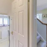 Rent 5 bedroom apartment in Guildford