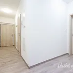 Pronajměte si 3 ložnic/e byt o rozloze 77 m² v Prague