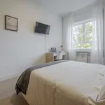 Rent a room of 200 m² in madrid