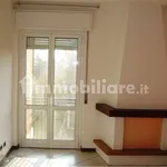 Rent 4 bedroom apartment of 90 m² in Modena