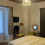 Maison de 87 m² avec 4 chambre(s) en location à Civray