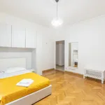 Rent 5 bedroom apartment in Bologna