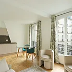 Appartement de 330 m² avec 1 chambre(s) en location à Paris