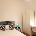 Rent a room of 122 m² in Barcelona