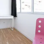 Rent a room of 120 m² in lisbon