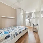 Rent 5 bedroom apartment in Milan