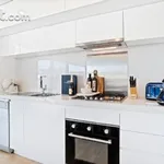 Rent 2 bedroom apartment in Melbourne