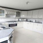 Rent 3 bedroom flat in Wales