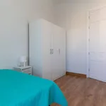 Rent 7 bedroom apartment in Granada