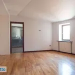 Affitto 5 camera appartamento di 250 m² in Naples