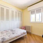 Rent a room of 150 m² in madrid