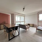 Appartement de 82 m² avec 4 chambre(s) en location à LE