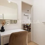 Rent 2 bedroom apartment of 47 m² in Split - Okolica