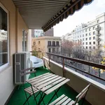 Rent 4 bedroom apartment in Barcelona