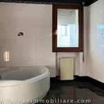 Rent 5 bedroom apartment of 179 m² in Padova