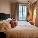 Rent 4 bedroom apartment of 260 m² in Paris