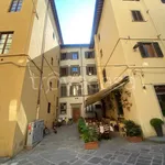 Affitto 4 camera appartamento di 120 m² in Firenze