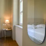 Rent 2 bedroom apartment of 60 m² in Milan