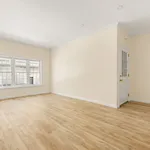 Rent 3 bedroom apartment in Queens