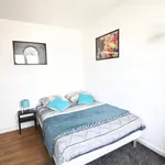 Rent 4 bedroom apartment in Paris