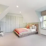 Rent 5 bedroom house in South East England