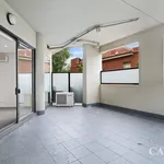 Rent 2 bedroom apartment in St Kilda