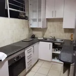 Rent 3 bedroom apartment of 140 m² in Sandton