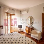 Affitto 4 camera appartamento di 145 m² in Rome