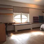 Huur 4 slaapkamer appartement van 242 m² in brussels