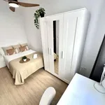 Rent a room of 100 m² in valencia