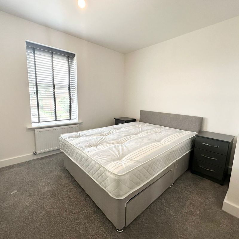 4 Bed Apartment Magnolia Road Leeds LS14 - Care 4 Properties Killingbeck